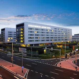 **** Hotell Steigenberger Airport Amsterdam Nederländerna