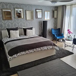Deluxe Au 2eme Etage, Double Au 4eme Etage Not A Homestay Brussels